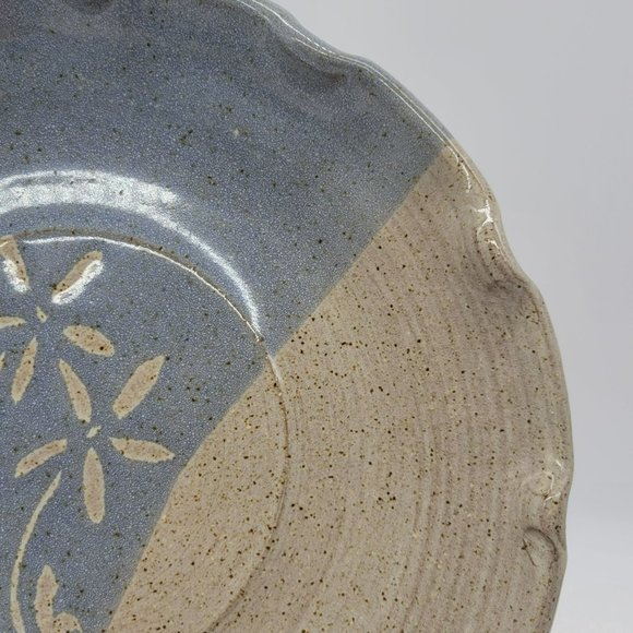 Eagle Pottery Plate Signed Sherri McNeil 1992 Blue Beige Floral - Picture 6 of 15